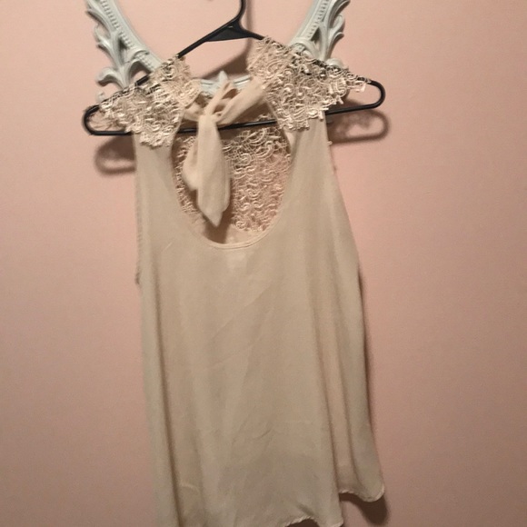 Ivory and lace halter blouse - Picture 3 of 3